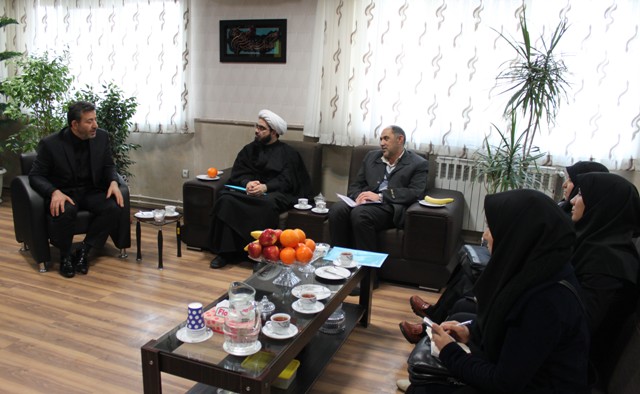 دیدار مدیر کل کتابخانه های عمومی استان تهران با فرماندار شهرستان قدس
