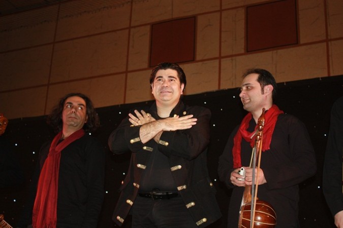 اجرای زنده موسیقی سنتی توسط سالار عقیلی در شهرستان شهریار