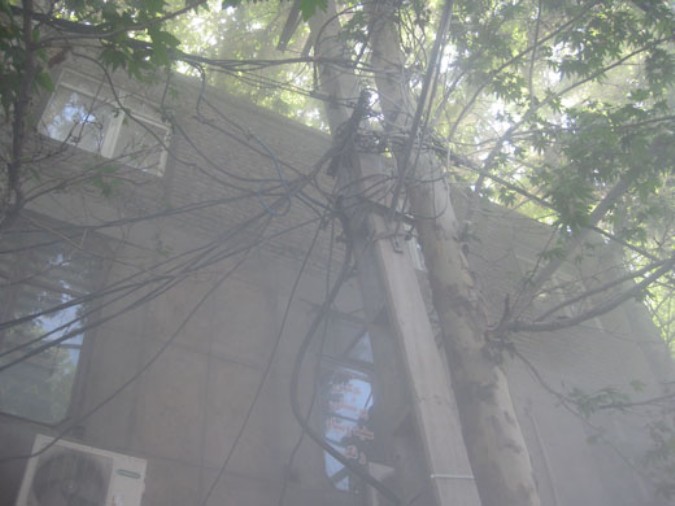 با تلاش آتش نشانان حریق کابل برق در شهریار اطفاء شد
