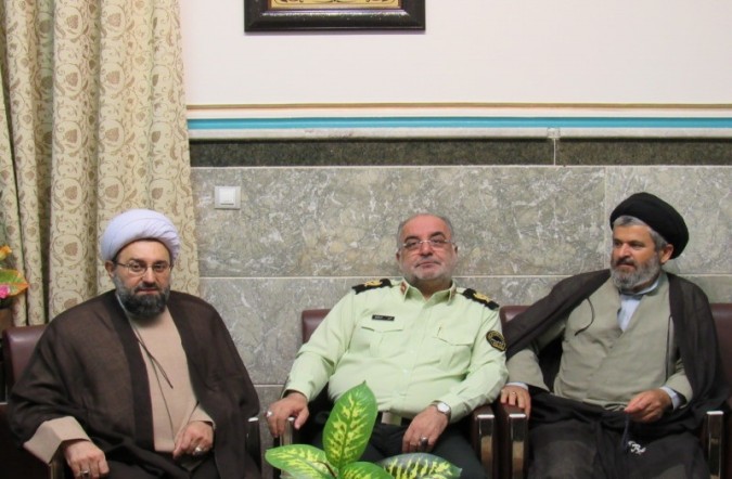 نشست صمیمانه رئیس پلیس غرب استان تهران با ائمه جمعه محترم شهرستان شهریار به مناسبت ماه مبارک رمضان