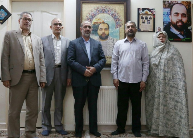 دیدار مسئولان پایگاه مقاومت بسیج بنیاد شهید و امور ایثارگران با خانواده های شهدا