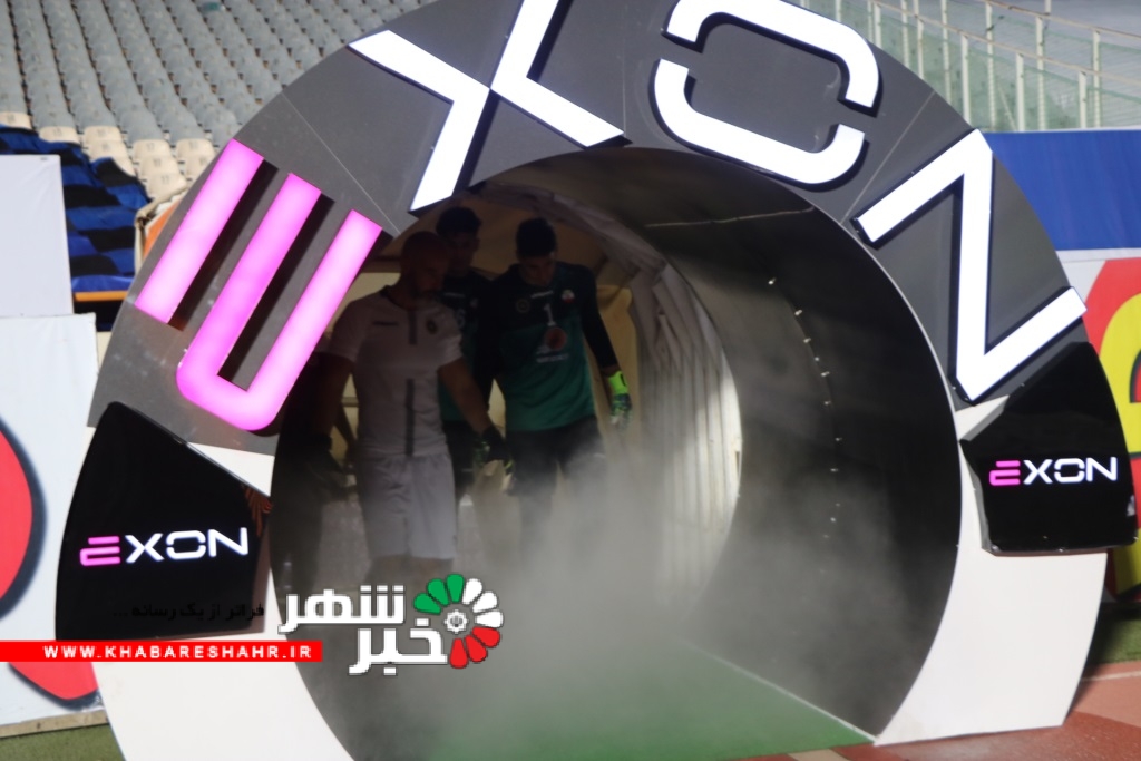 رونمایی از تونل ضدعفونی زمین چمن فوتبال ورزشگاه آزادی