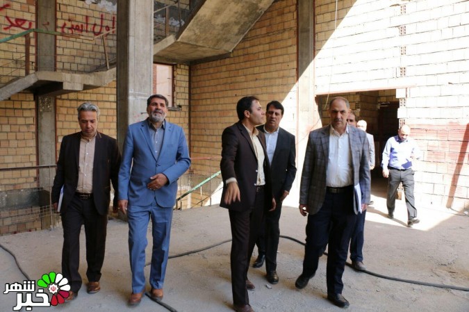 بازدید مدیرکل کتابخانه های استان تهران از فرهنگسرای در حال تاسیس کرشته