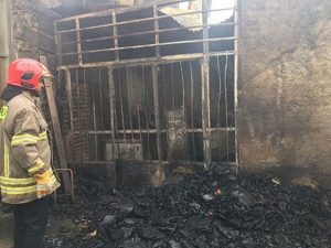 آتش سوزی گسترده کارگاه تولیدی لاستیک در شهریار