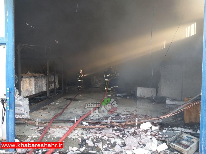 آتش سوزی کارگاه یونولیت در ملارد دچار حریق شد