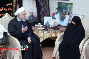 حسن روحانی در منزل شهید حاج قاسم سلیمانی حضور یافت