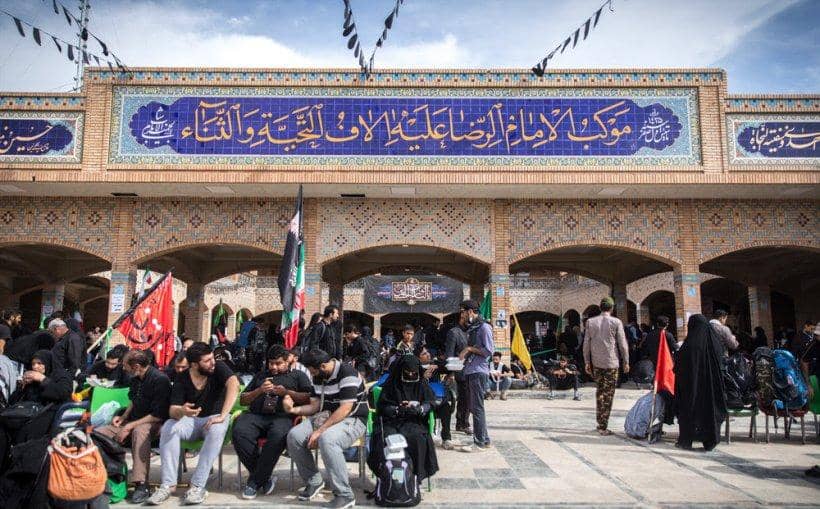 ارائه خدمات رضوی به زائران حسینی در کربلای معلی و تهران