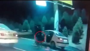 درگیری مسلحانه در یکی از بزرگراه‌های تهران / پلیس: سارقان با زورگیری خودرو از یک شهروند، از محل متواری شدند