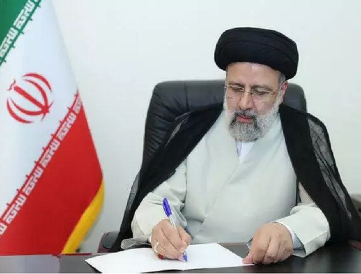 حکم انتصاب رئیس جمهور برای دکتر حسین امیر عبداللهیان به عنوان جانشین رئیس جمهور کشورمان در “شورای عالی امور ایرانیان خارج از کشور”