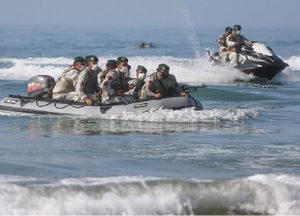 درگیری تیم اسکورت نیروی دریایی ارتش با دزدان دریایی در خلیج عدن
