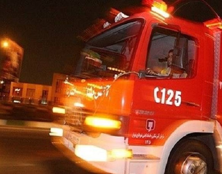 آتش سوزی وحشتناک بامدادی در تهران/انبار بزرگ کالای یدکی خودرو خاکستر شد