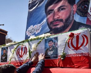 تشییع پیکر «صادق فلاحی» خلبان شهید سانحه هوایی تبریز در شیراز