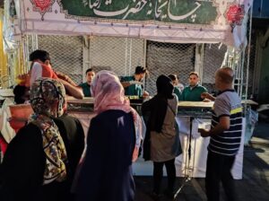 یک استکان چای مهمان چایخانه حضرت رضا علیه السلام در منطقه ۱۴ تهران