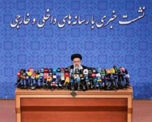 نشست رئیس جمهور با اصحاب رسانه/ واکنش به دلواپسان سفرهای استانی