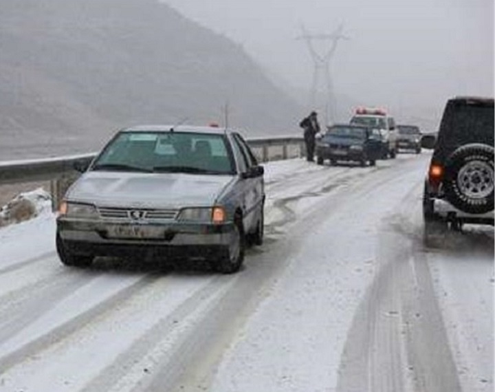 بارش برف و باران در جاده‌های ۲۶ استان کشور؛ کدام جاده‌ها مسدود شدند؟