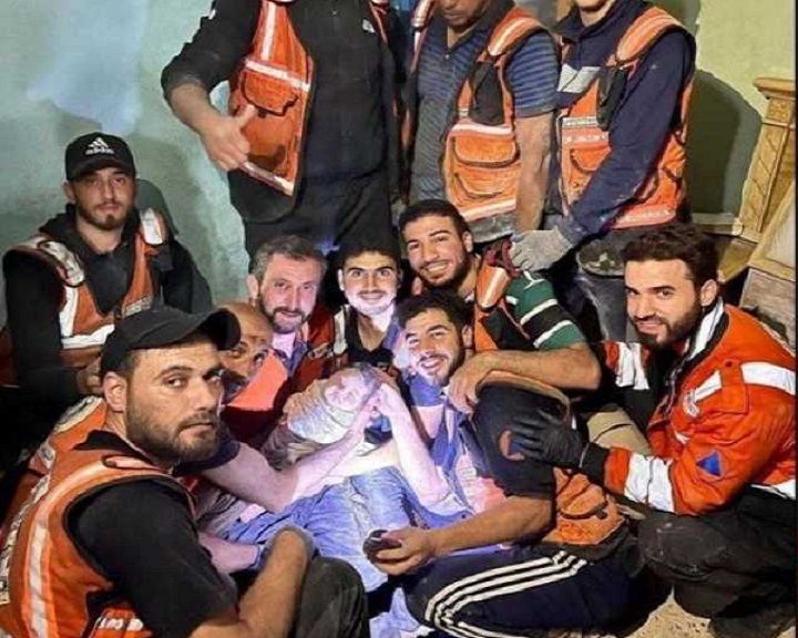 معجزه در غزه؛ نوزادی که پس از ۳۷ روز زنده از زیر آوار بیرون آمد