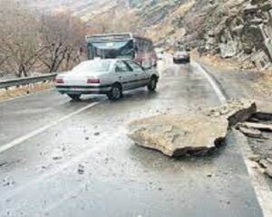 حادثه سقوط سنگ در جاده کندوان