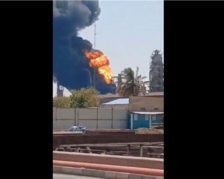 مهار آتشسوزی پالایشگاه آبادان/ یک نفر جان باخت/ تکذیب خرابکاری img 19072025 172402 (720 x 576 pixel)