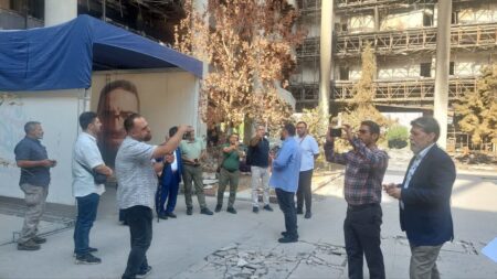 بازدید تیم رسانهای کشور ترکیه از ساختمان شیشهای صدا و سیما؛ نماد ایستادگی رسانهای در برابر تجاوز صهیونیستی img 20250909 113813 981