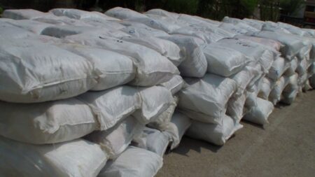 شناسائی انبار حاوی پوشاک قاچاق ۲۰ میلیاردی در غرب استان تهران n82530091 71612045