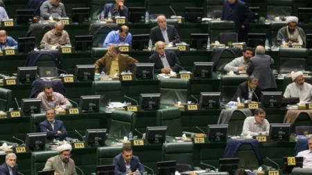 ساعات کار کارکنان ۴۴ ساعت تعیین شد/ ارجاع دوباره اصلاح تعطیلی پنجشنبهها به کمیسیون 8e04cd26209e5b8f0ba65e9381cd2091 a i m