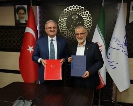 امضای تفاهمنامه همکاریهای امنیتی ایران و ترکیه img 30102025 194510 (720 x 576 pixel)